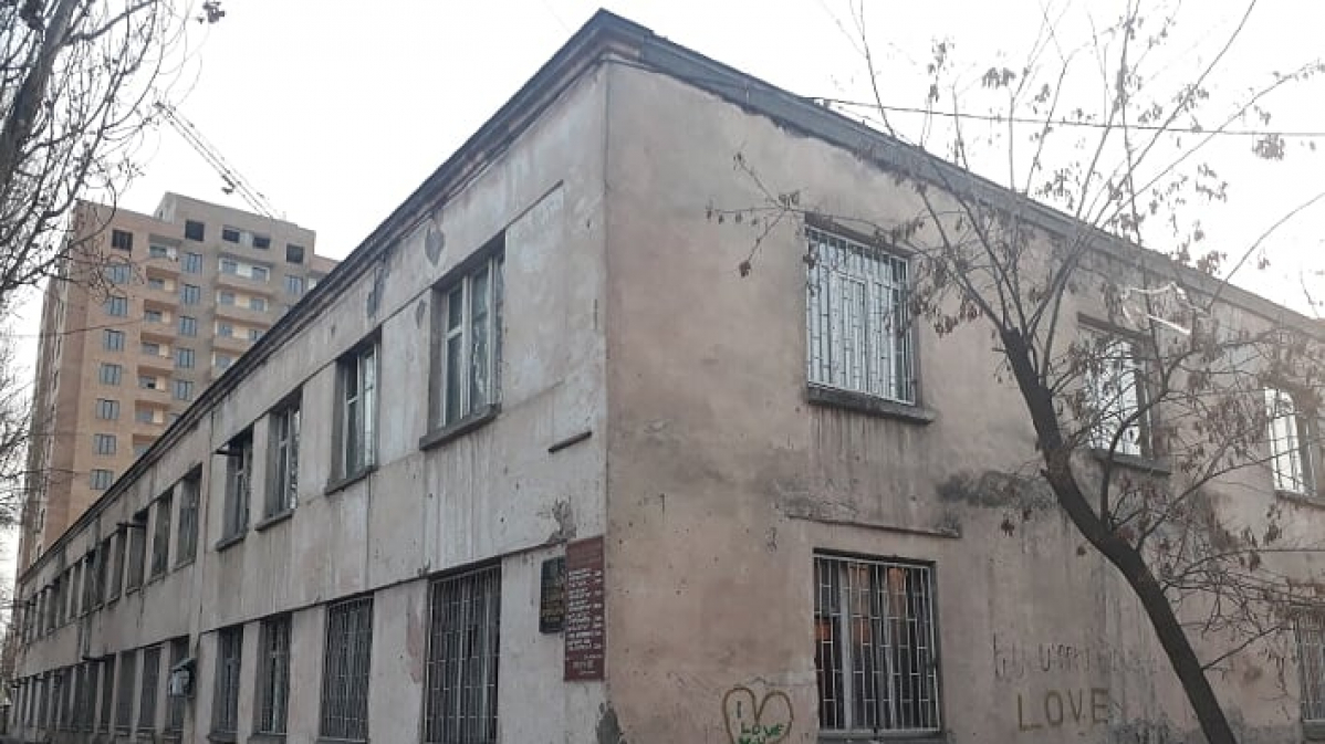 Վաճառվում է տարածք Երևան քաղաքի Լենինականի փողոց 3  (Հասրաթյան փողոց հ. 3) հասցեում